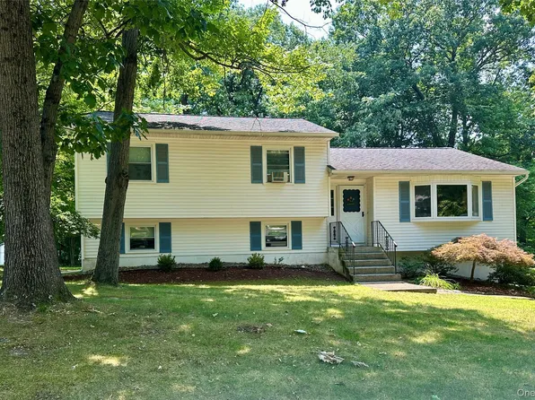 26 Rockwood Drive, Newburgh, NY 12550