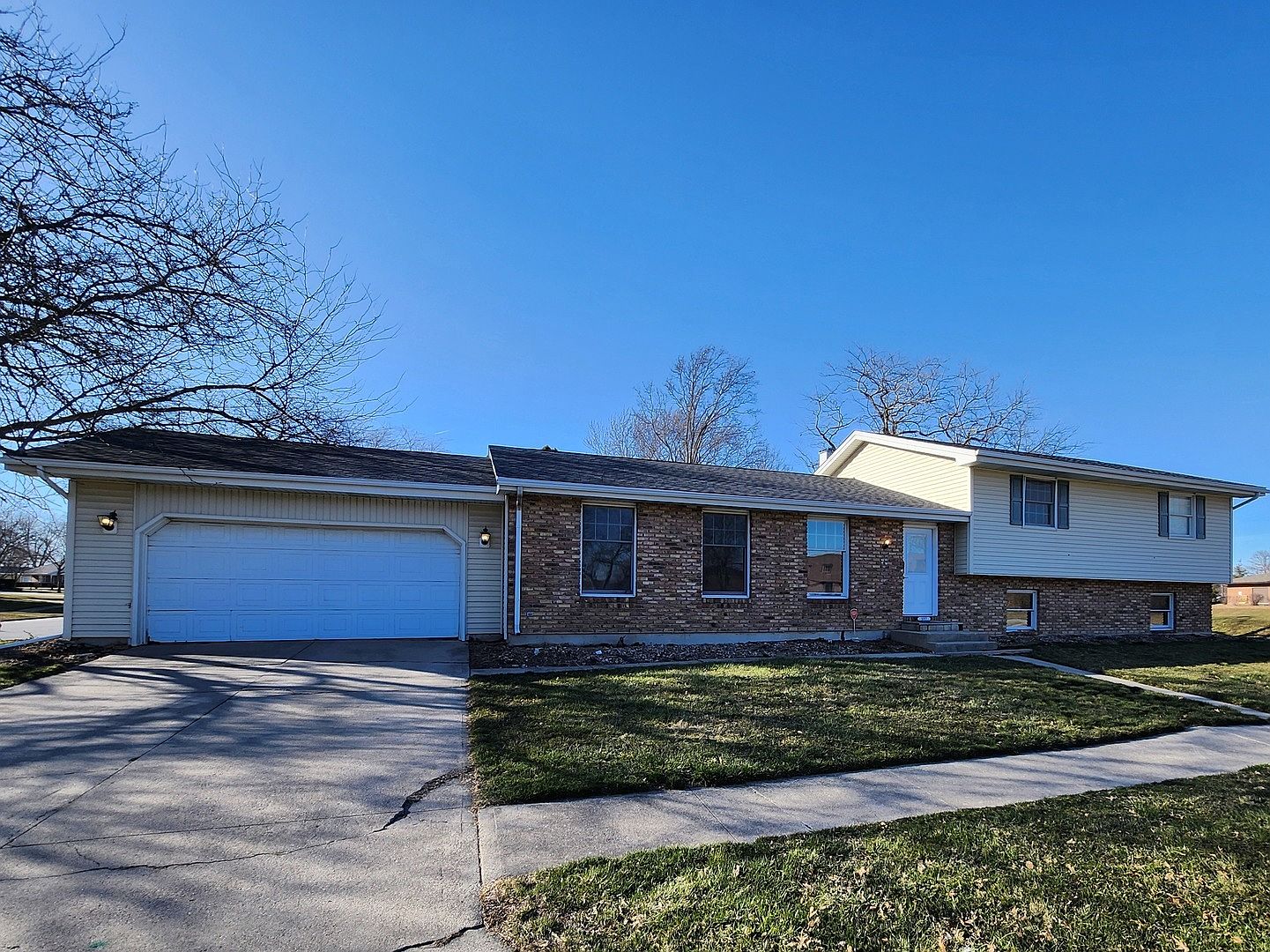 597 Oak Run Dr, Bourbonnais, IL 60914 Zillow