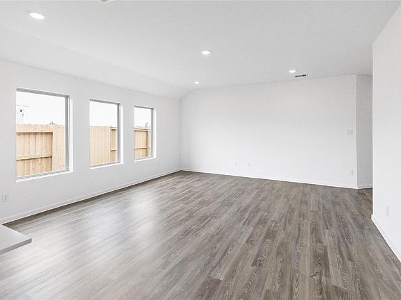 4th image of 4706 Jasmine Heather Ln