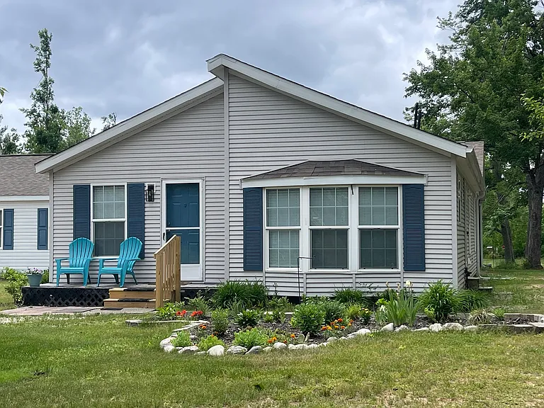 3688 Chester Rd — Photo 4