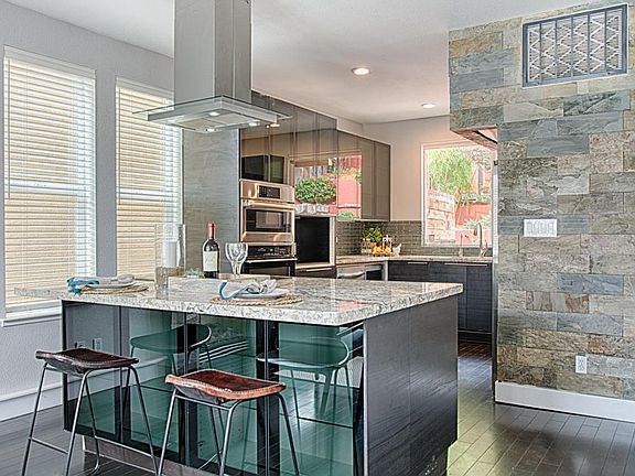 4th image of 120 Grandview Ter