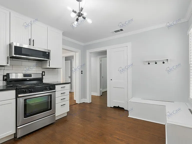2516 Primrose Ave — Photo 6