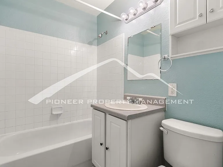 3273 S Forest St — Photo 7