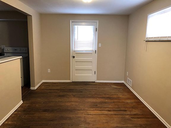 3rd image of 3042-3044 Canbet Dr