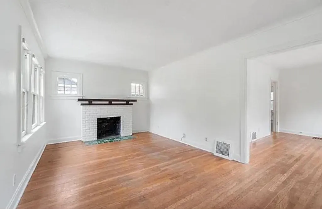 5841 Harrison St — Photo 2