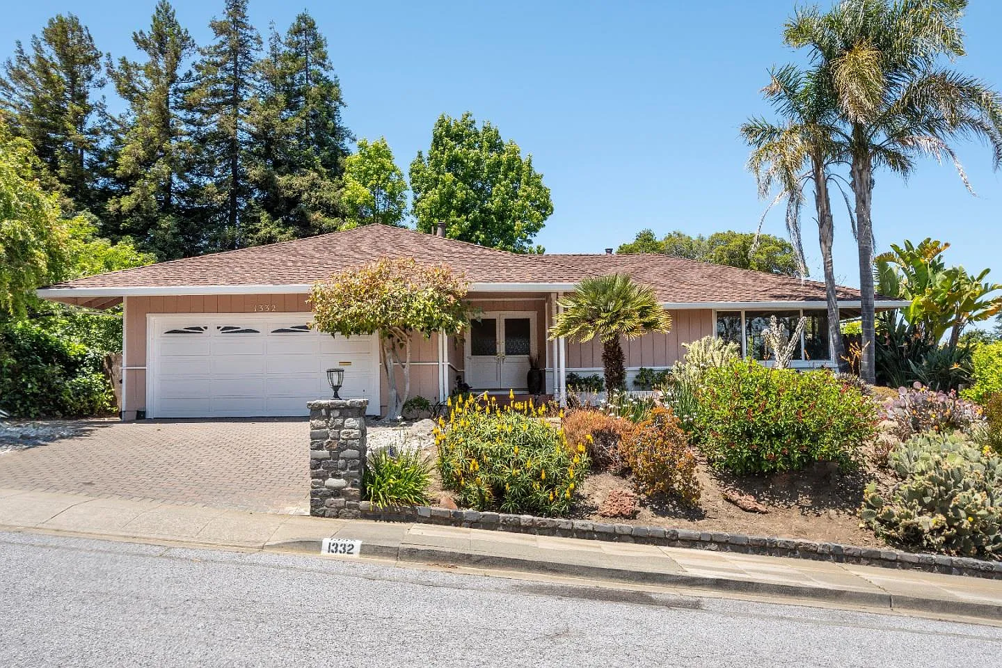 1332 Encina Dr photo 1