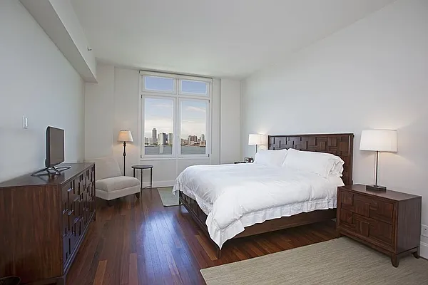 Rented by Olshan Realty | media 5