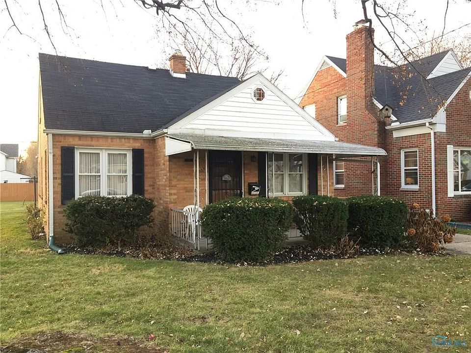 1st image of 141 Windsor Dr