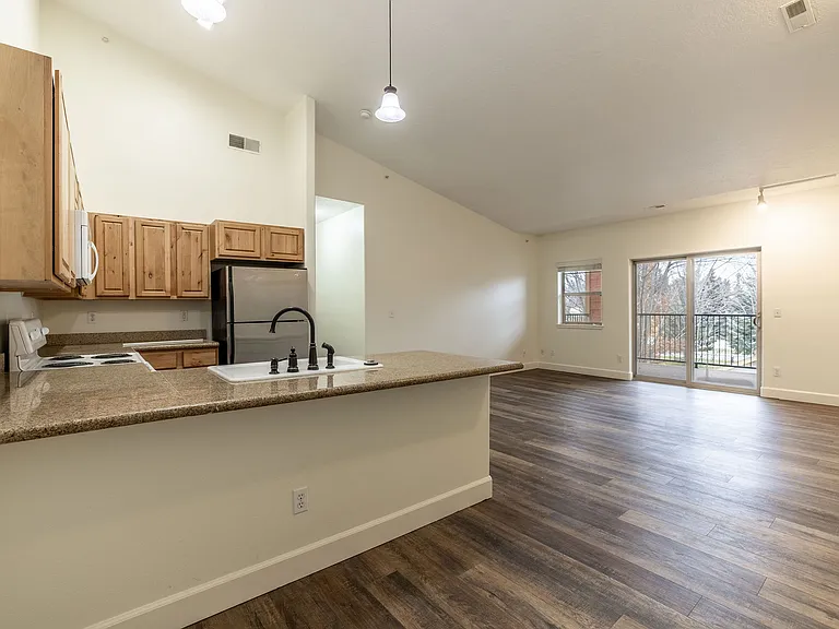 6735 N Spurwing Loop #305 — Photo 13