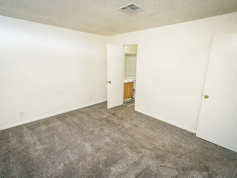 Tamarack Place Apartments — Photo 53