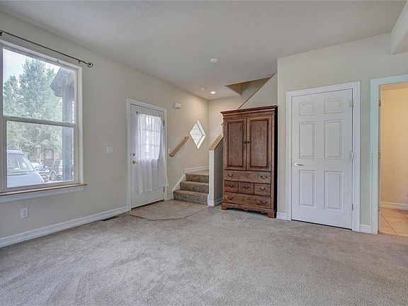 3rd image of 820 Kingdom Dr #820