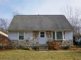 271 Drake Dr, North Tonawanda, NY 14120