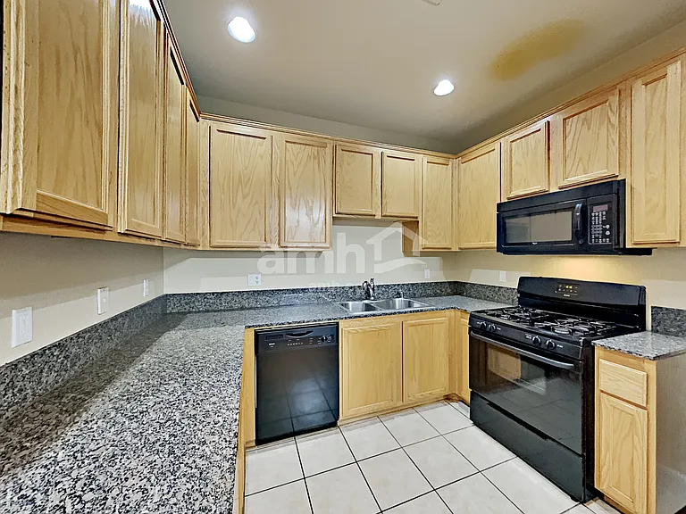 10440 Tuscany Rose Ct — Photo 4