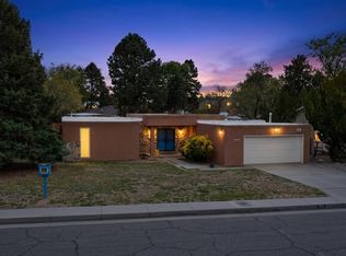 7012 Arroyo Del Oso Ave NE, Albuquerque, NM 87109