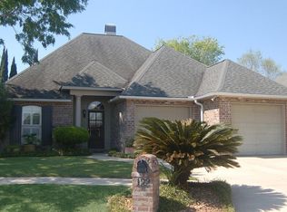 122 Kings Cove Cir, Lafayette, LA 70508