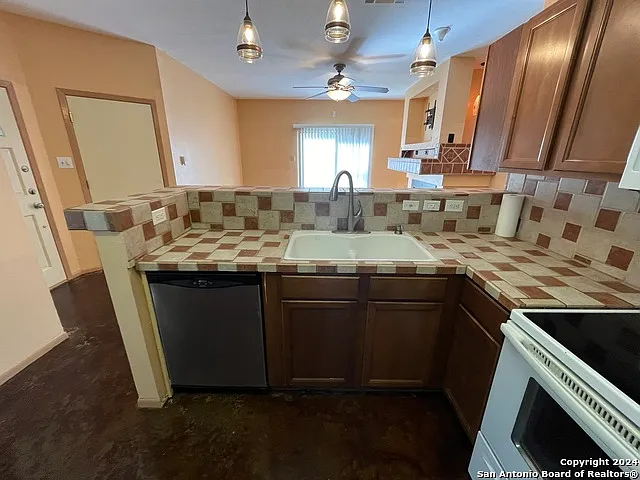 7339 Hunters Land — Photo 12