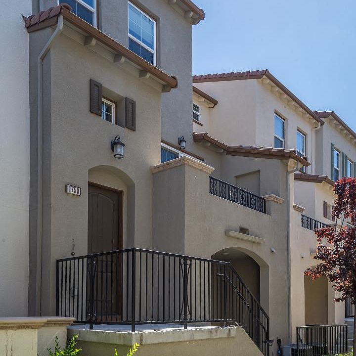 1st image of 1758 Hillebrant Pl
