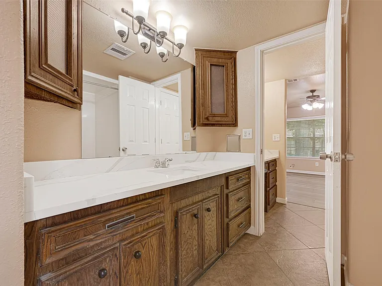 7323 Log View Dr — Photo 11