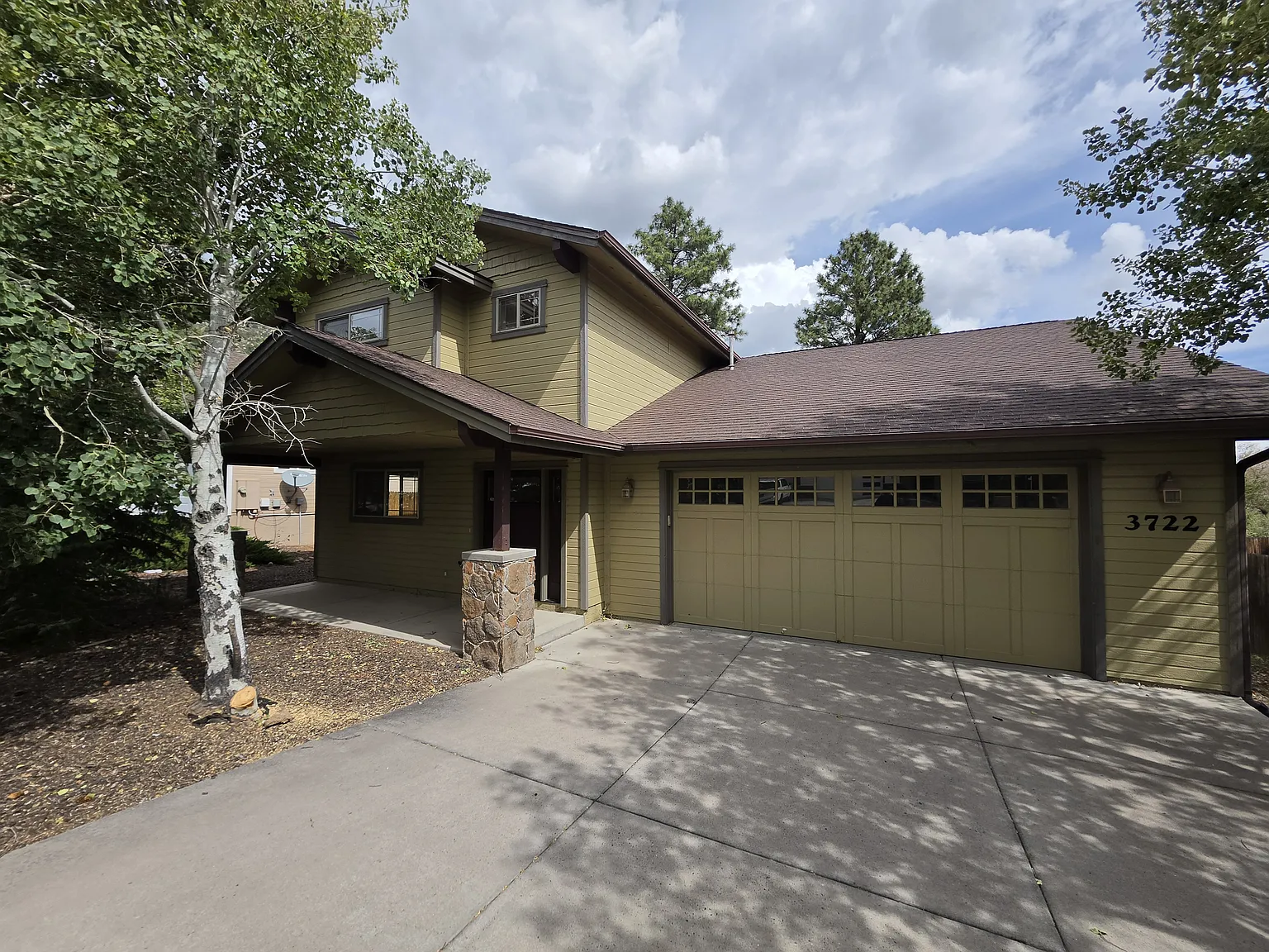 4 bed, 2.5 bath, 2132 sqft, $3,300 — Photo 4