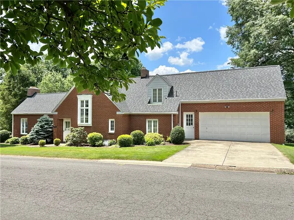 45 Sherwood Pl, Washington, PA 15301