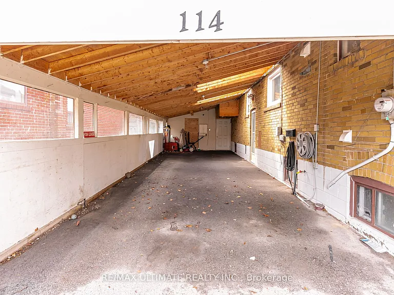 114 Canlish Rd — Photo 9