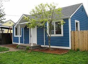 2nd image of 9514 NE Gertz Cir