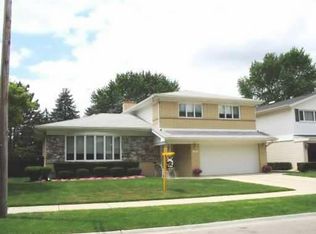 8338 N Knight Ave, Niles, IL 60714