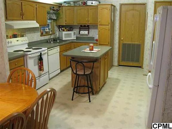 4th image of 22 Snyder Ave