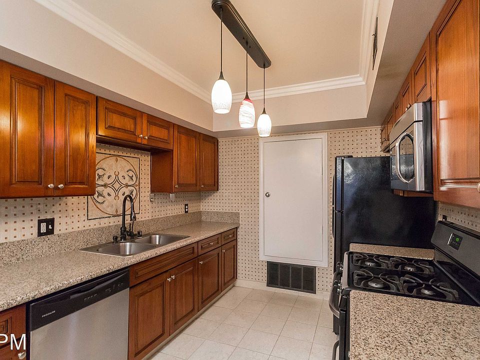 1st image of 11725 Lemay St Unit 8