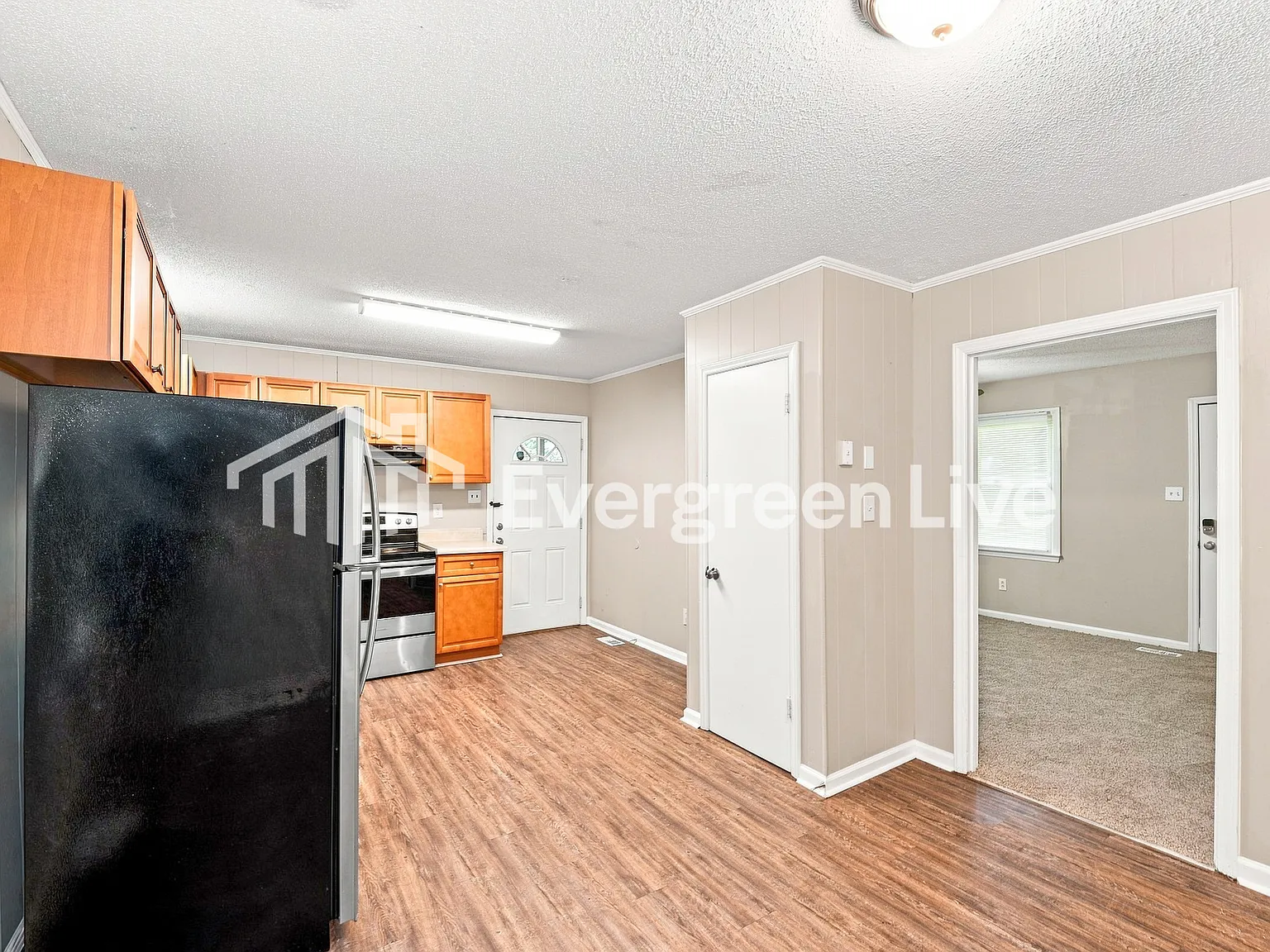 3 bed, 2.0 bath, 1075 sqft, $1,395 — Photo 2