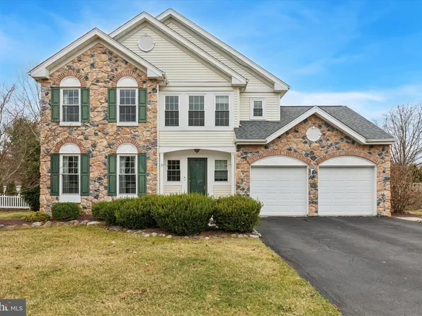 623 Coach Dr, New Hope, PA 18938