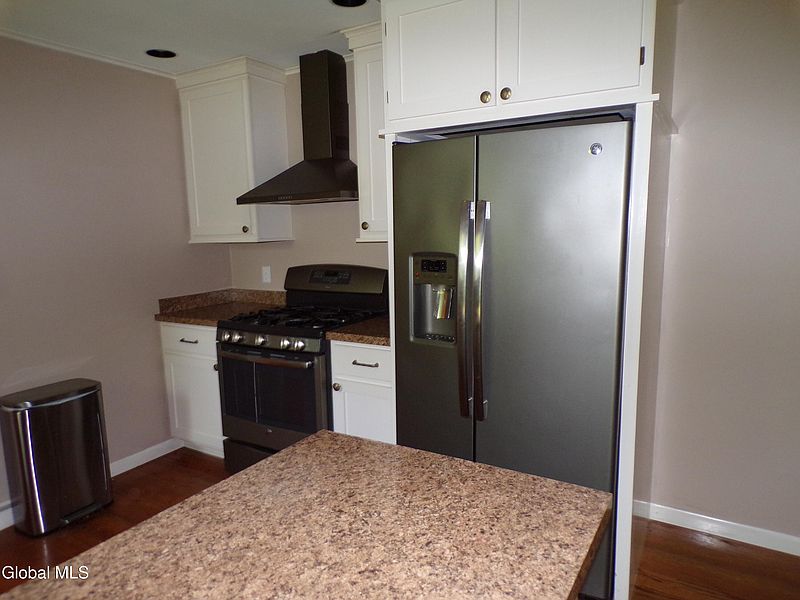 4th image of 28 Buena Vista Avenue