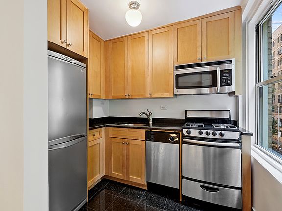 2nd image of 25 E 10th St APT 6B