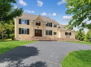 40W660 Barko Pkwy, Huntley, IL 60142