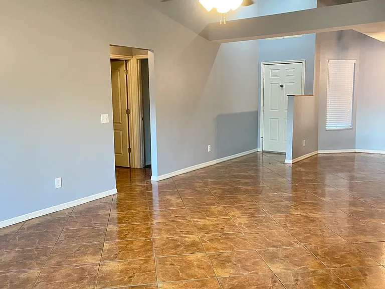 1906 Kettler Dr — Photo 5