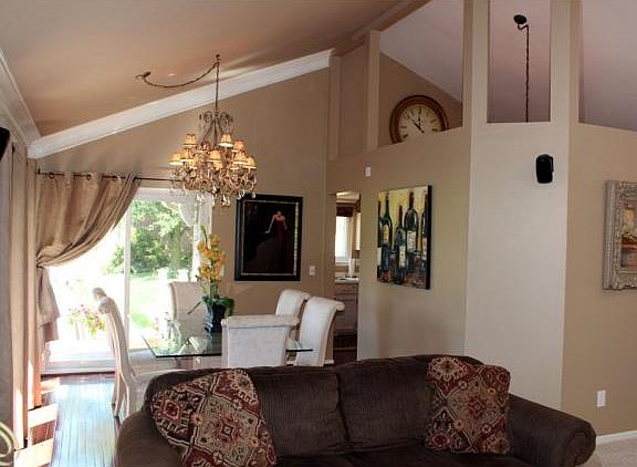 5th image of 47181 Larchmont Dr