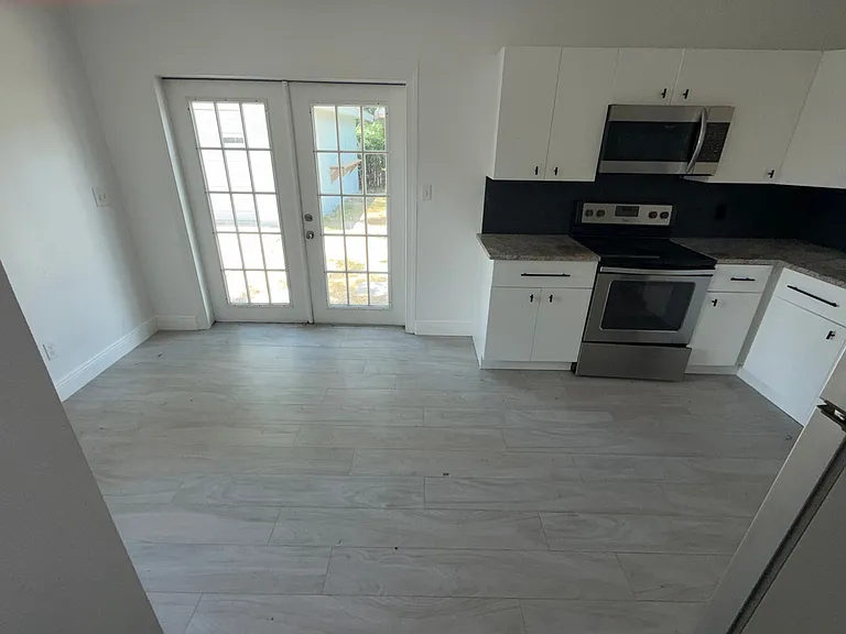 4713 W Knights Ave — Photo 7