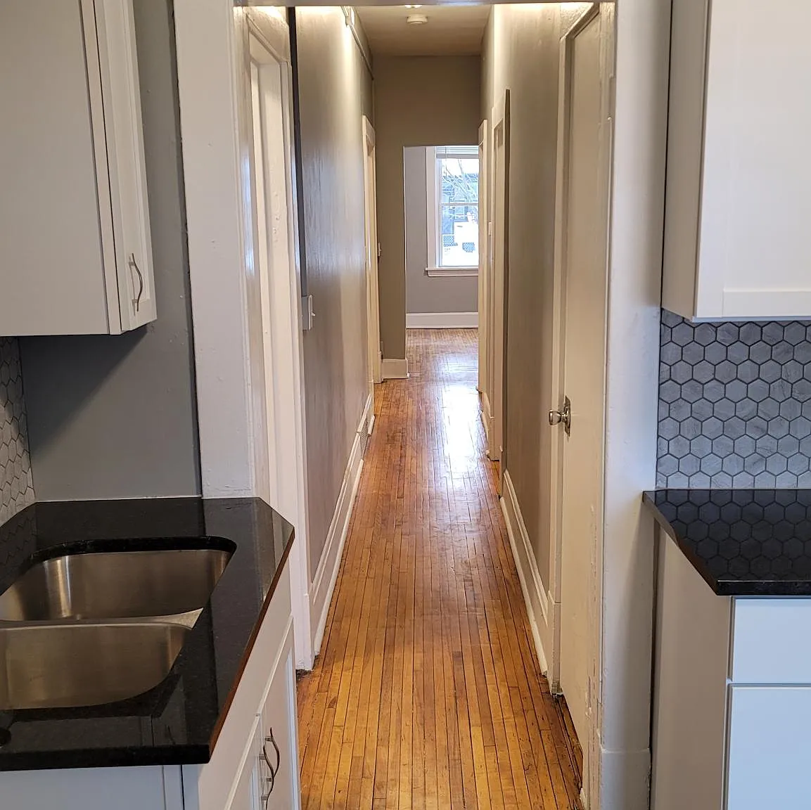 2 bed, $1,050 — Photo 1