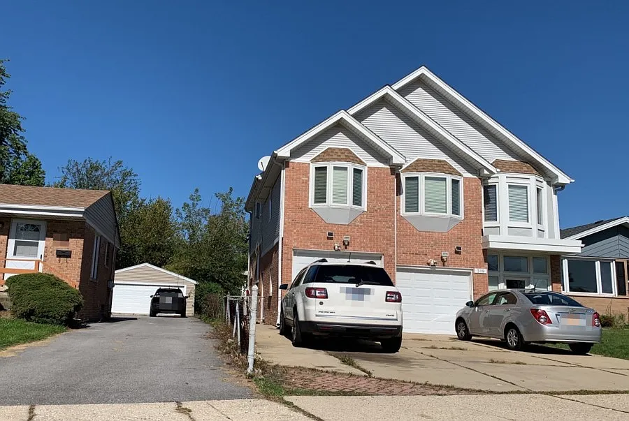 319 E Butterfield Rd photo 1