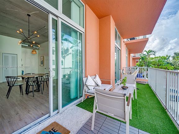 4th image of 2100 Van Buren St APT 220