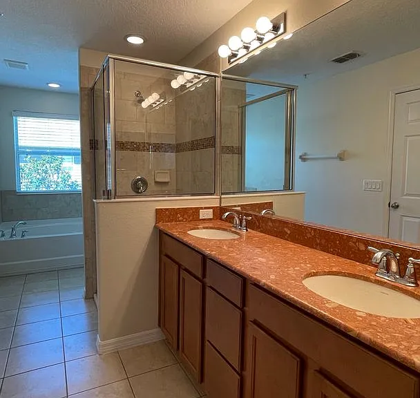 9484 Strongbark Ln — Photo 22