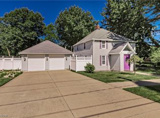 2804 Orchard Dr, Willoughby Hills, OH 44092
