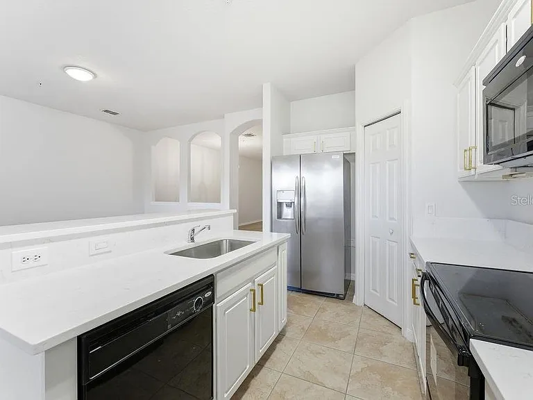 2795 Oakwater Dr — Photo 8