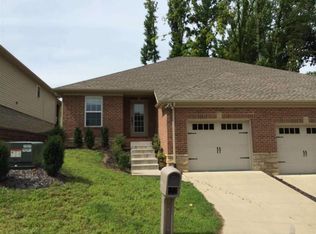 5121 Hidden Lake Dr, Evansville, IN 47712
