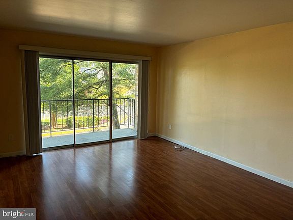4th image of 11903 Parklawn Dr APT 102