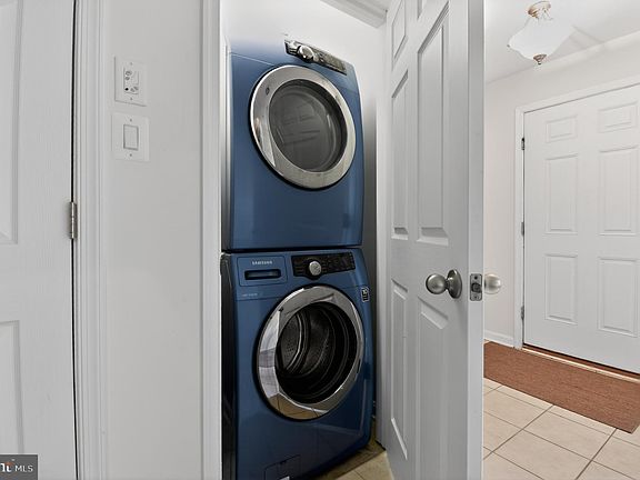 3rd image of 1725 Fernwood Dr