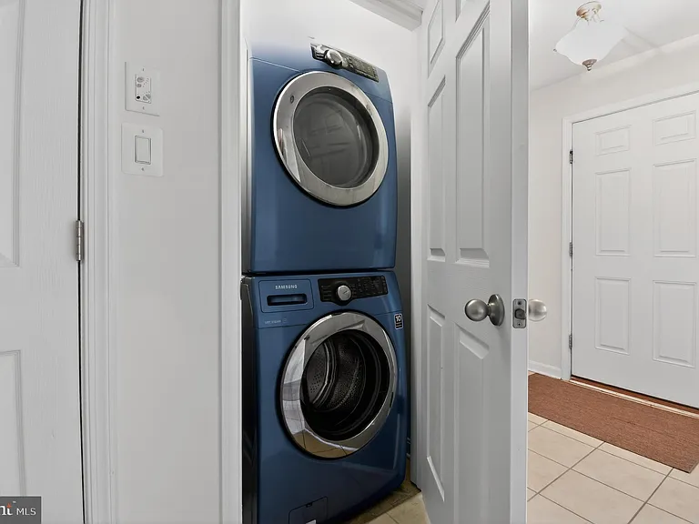 1725 Fernwood Dr — Photo 2