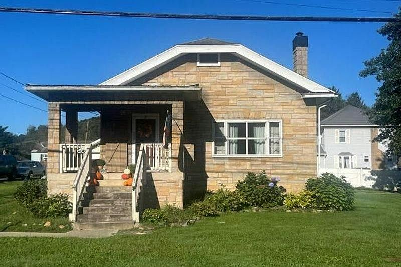 1st image of 2939 Hood Ave