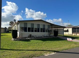 290 Magnolia Dr, Fruitland Park, FL 34731