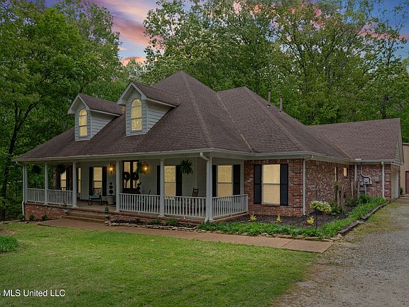 3rd image of 6070 Timber Oaks Dr